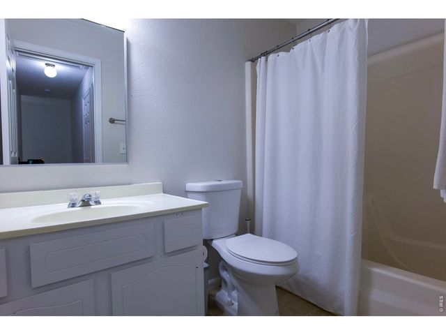 915 44th Ave Ct 2, Greeley, CO 80634