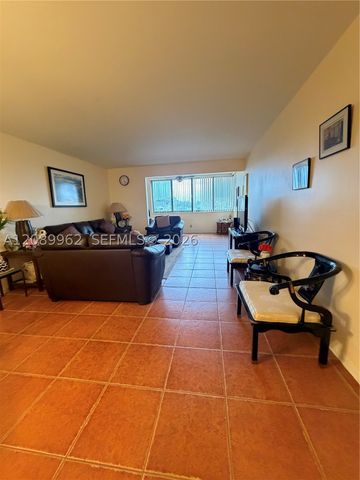 8020 Hampton Blvd 401, North Lauderdale, FL 33068