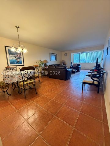 8020 Hampton Blvd 401, North Lauderdale, FL 33068