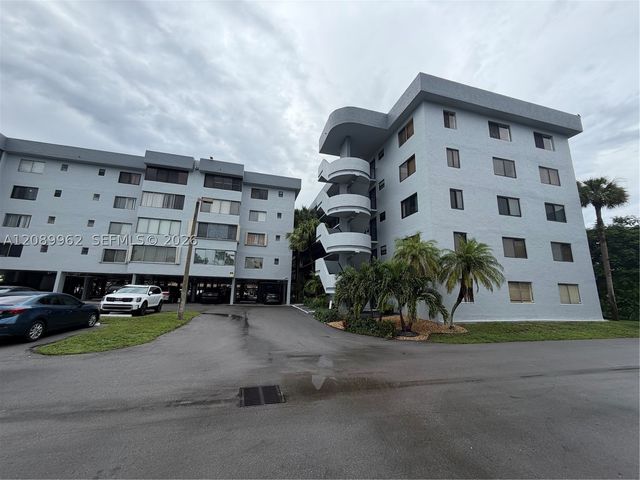 8020 Hampton Blvd 401, North Lauderdale, FL 33068