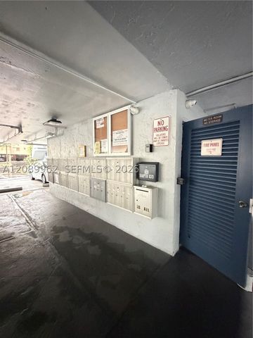 8020 Hampton Blvd 401, North Lauderdale, FL 33068