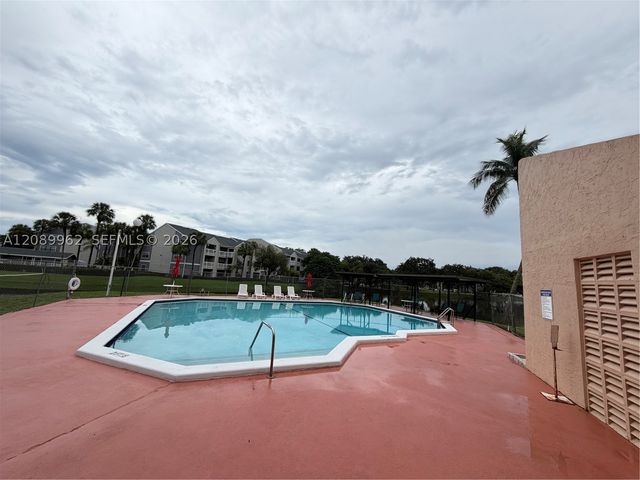 8020 Hampton Blvd 401, North Lauderdale, FL 33068