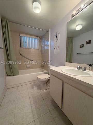 8020 Hampton Blvd 401, North Lauderdale, FL 33068