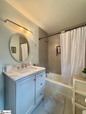 20 E Indian Trail, Taylors, SC 29687