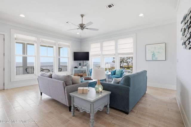 4723 E Belle Fontaine Road, Ocean Springs, MS 39564