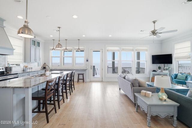 4723 E Belle Fontaine Road, Ocean Springs, MS 39564