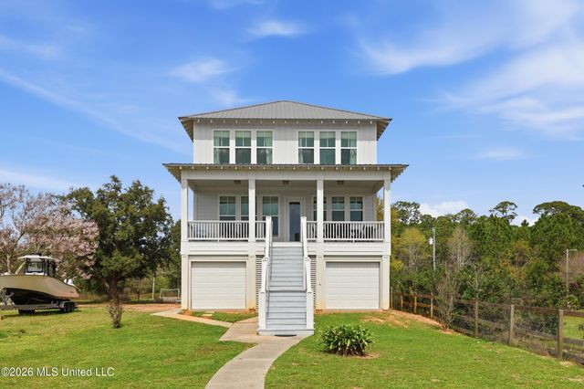 4723 E Belle Fontaine Road, Ocean Springs, MS 39564