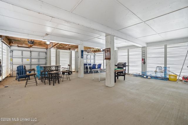 4723 E Belle Fontaine Road, Ocean Springs, MS 39564