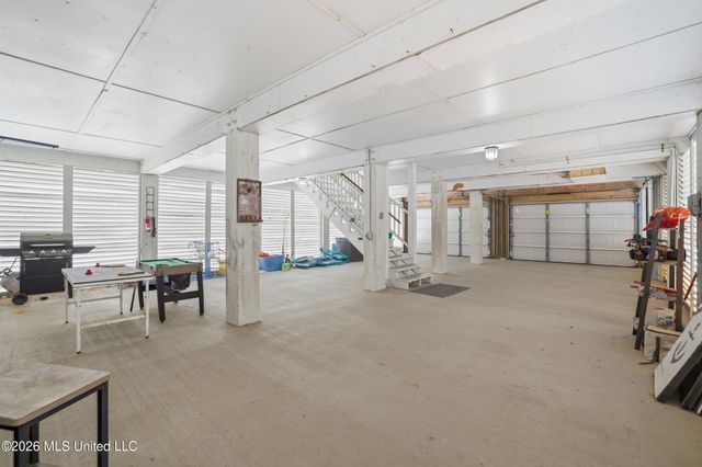 4723 E Belle Fontaine Road, Ocean Springs, MS 39564