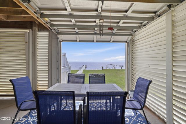 4723 E Belle Fontaine Road, Ocean Springs, MS 39564