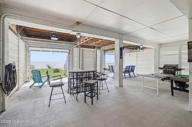 4723 E Belle Fontaine Road, Ocean Springs, MS 39564