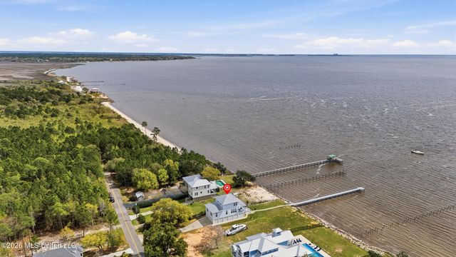 4723 E Belle Fontaine Road, Ocean Springs, MS 39564