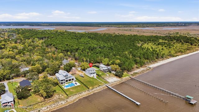 4723 E Belle Fontaine Road, Ocean Springs, MS 39564