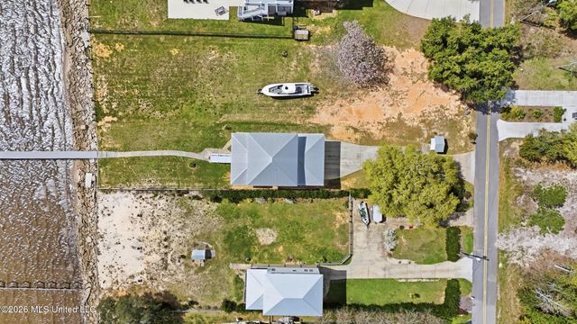 4723 E Belle Fontaine Road, Ocean Springs, MS 39564