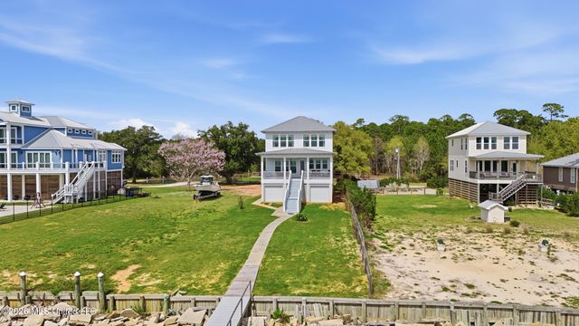4723 E Belle Fontaine Road, Ocean Springs, MS 39564