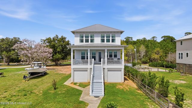 4723 E Belle Fontaine Road, Ocean Springs, MS 39564