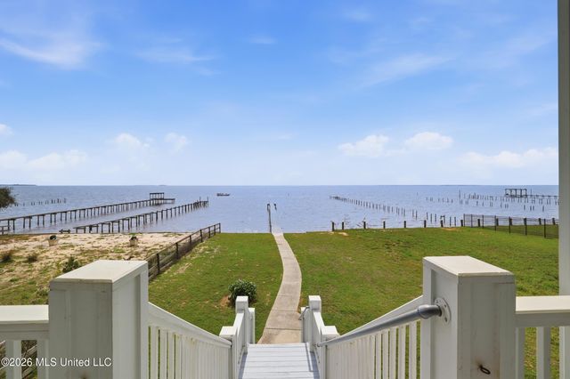 4723 E Belle Fontaine Road, Ocean Springs, MS 39564