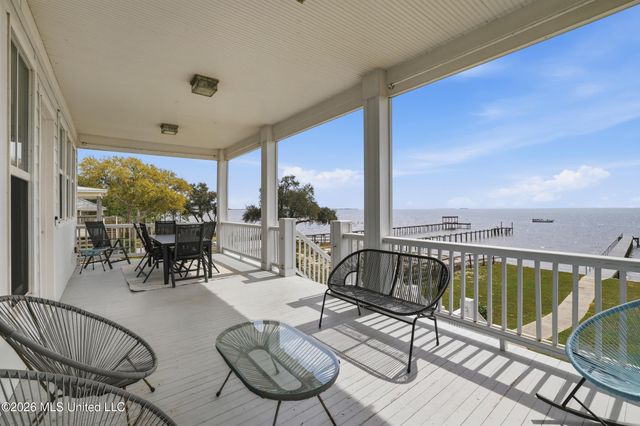 4723 E Belle Fontaine Road, Ocean Springs, MS 39564