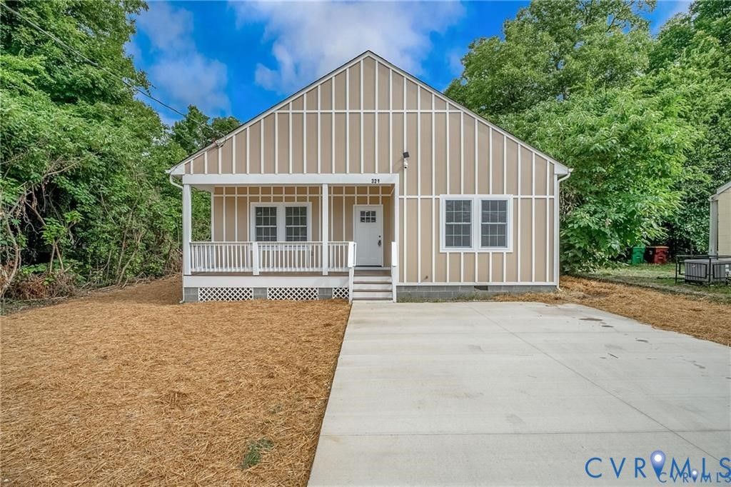 321 Mistletoe St, Petersburg, VA 23803