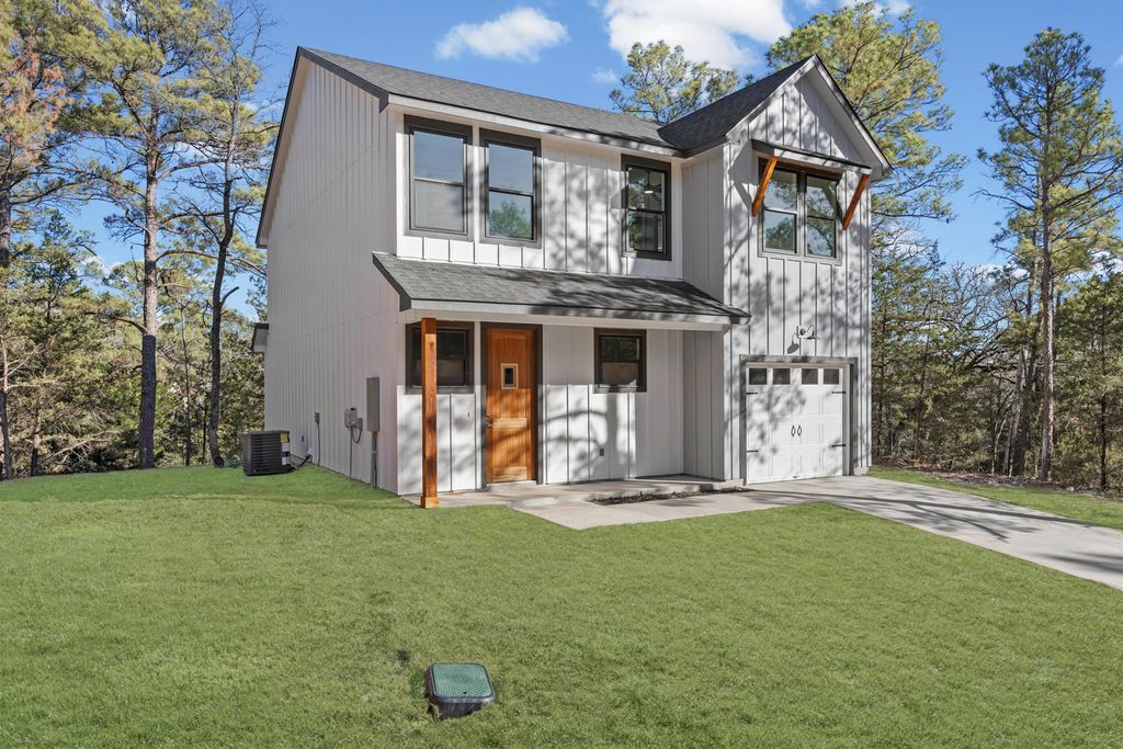 159 Molokini DR, Bastrop, TX 78602