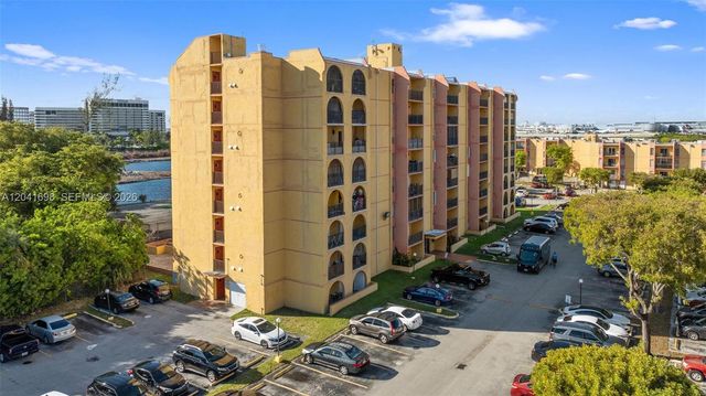 4801 NW 7th St 109-16, Miami, FL 33126