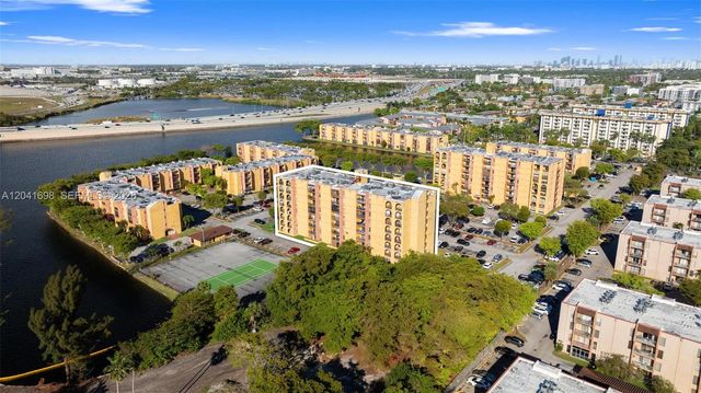4801 NW 7th St 109-16, Miami, FL 33126