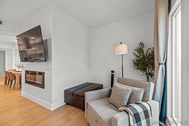 727 Ostend Ct, San Diego, CA 92109