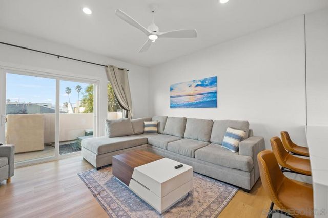 727 Ostend Ct, San Diego, CA 92109