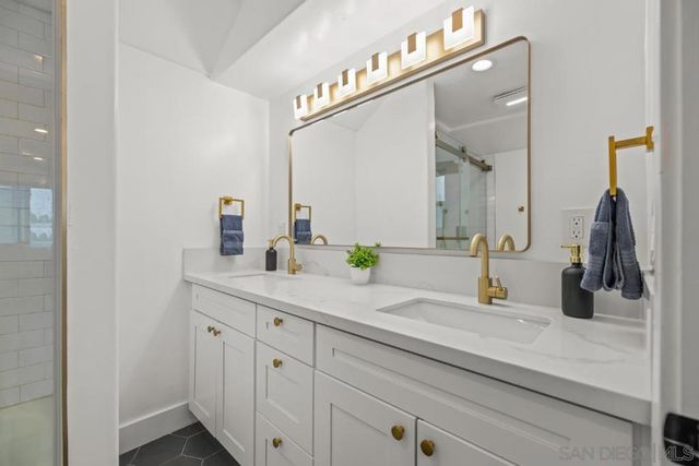 727 Ostend Ct, San Diego, CA 92109