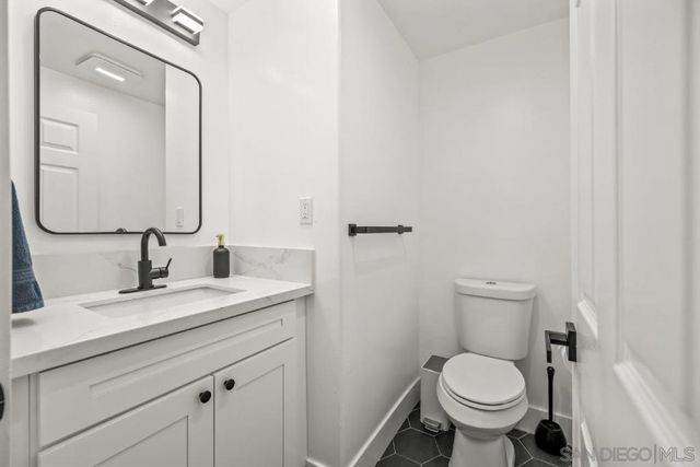 727 Ostend Ct, San Diego, CA 92109