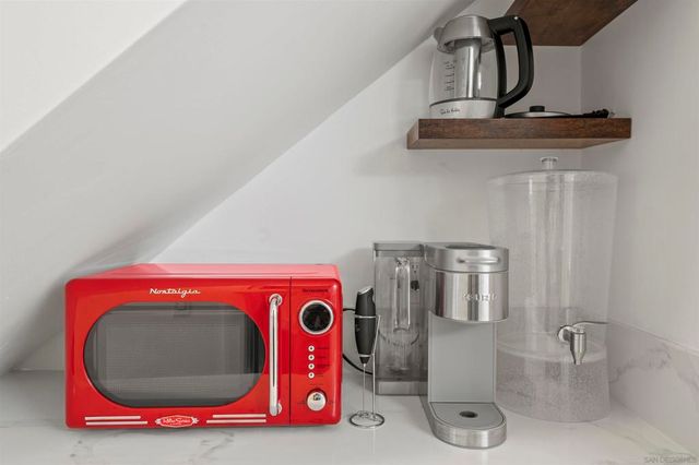 727 Ostend Ct, San Diego, CA 92109