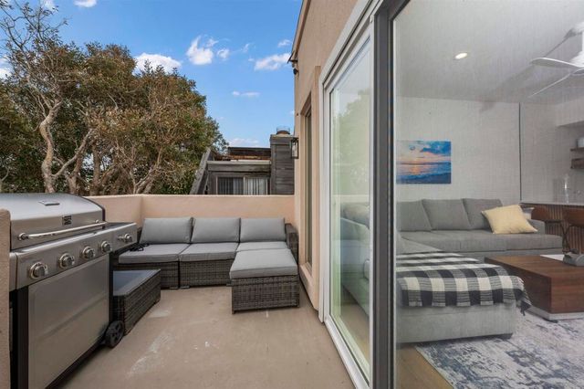 727 Ostend Ct, San Diego, CA 92109