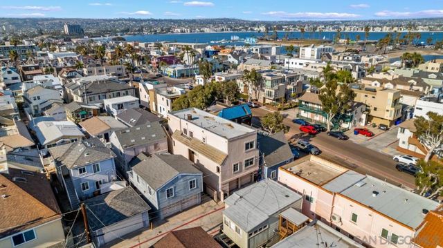 727 Ostend Ct, San Diego, CA 92109