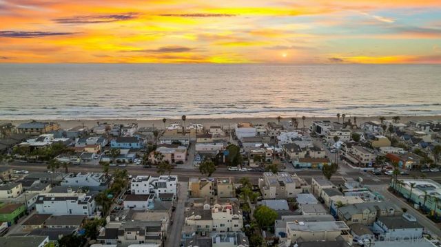 727 Ostend Ct, San Diego, CA 92109