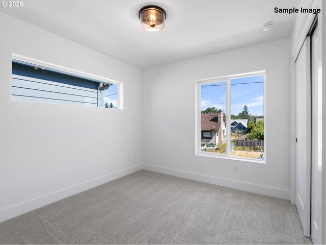 4364 Ne Going St, Portland, OR 97218