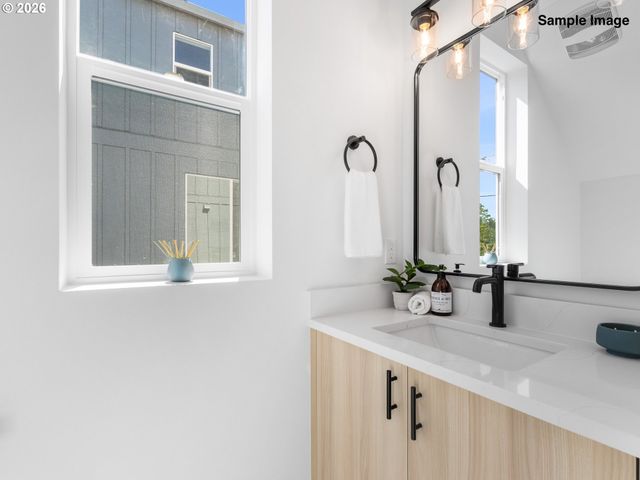 4364 Ne Going St, Portland, OR 97218