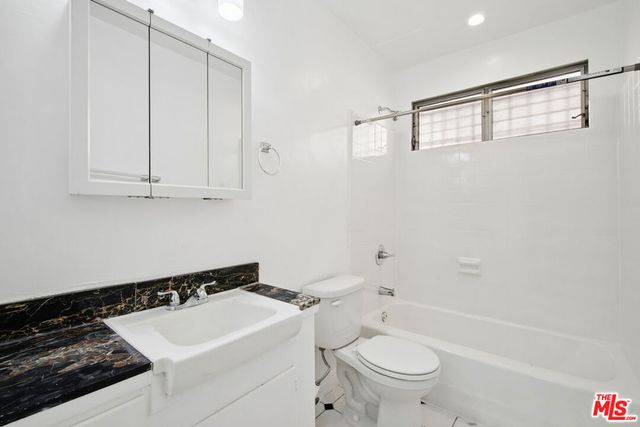 6153 Lexington Avenue 29, Los Angeles, CA 90038