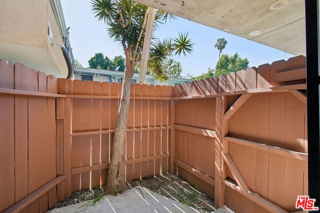 6153 Lexington Avenue 29, Los Angeles, CA 90038