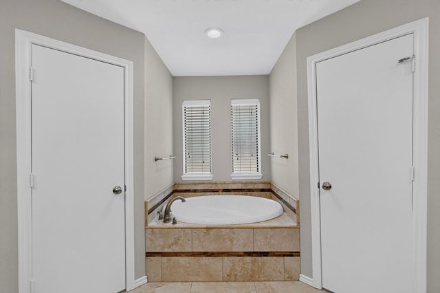 4431 Silverthorn Drive, Mesquite, TX 75150
