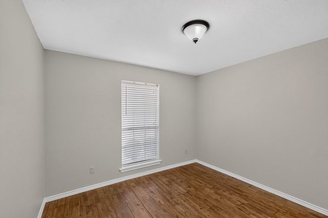 4431 Silverthorn Drive, Mesquite, TX 75150
