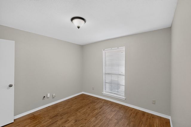 4431 Silverthorn Drive, Mesquite, TX 75150