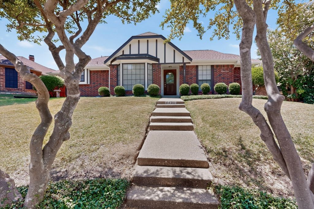 4431 Silverthorn Drive, Mesquite, TX 75150