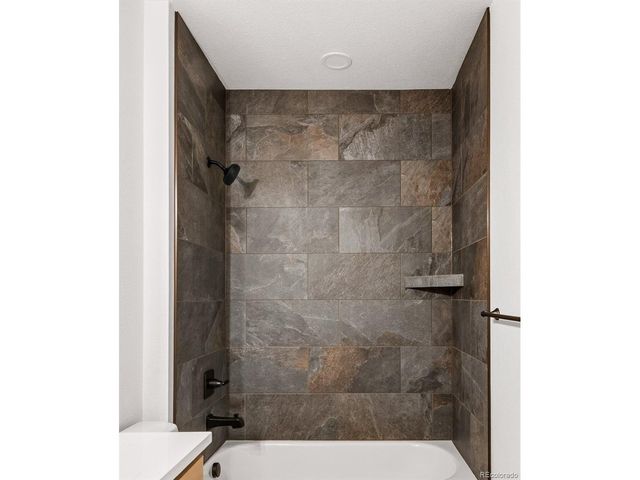 1427 Swan Peter Dr, Berthoud, CO 80513