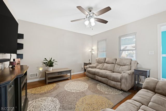 520 Prospect Pl, Lyndhurst Twp., NJ 07071