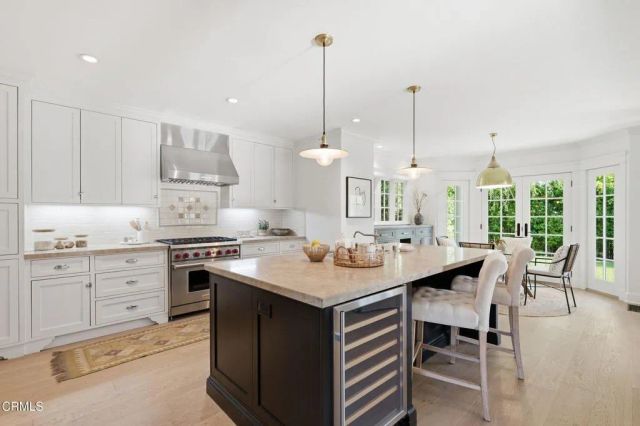 1274 New York Drive, Altadena, CA 91001