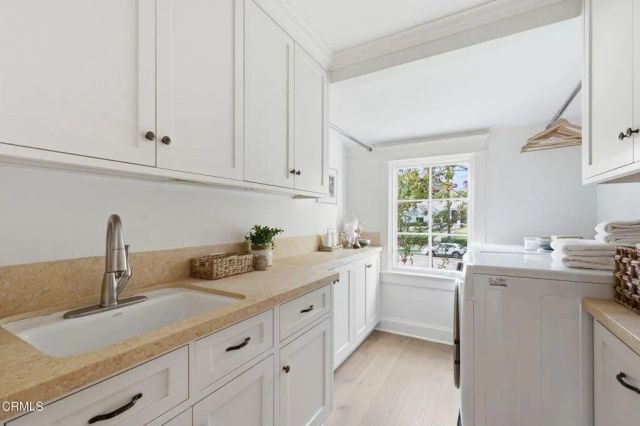 1274 New York Drive, Altadena, CA 91001