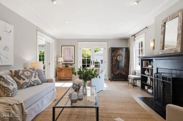 1274 New York Drive, Altadena, CA 91001