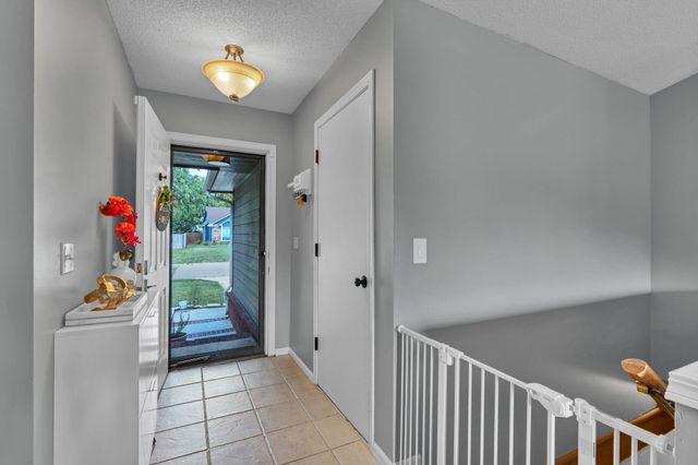 1833 N Shefford, Wichita, KS 67212