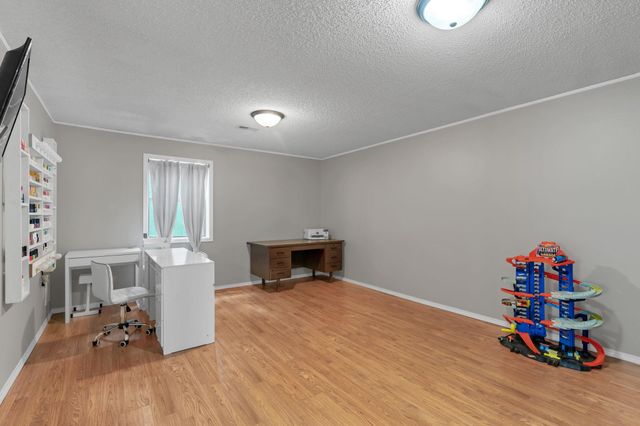 1833 N Shefford, Wichita, KS 67212