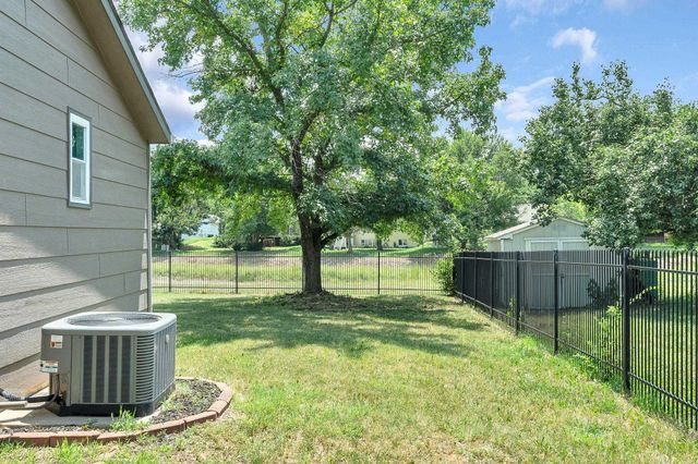 1833 N Shefford, Wichita, KS 67212